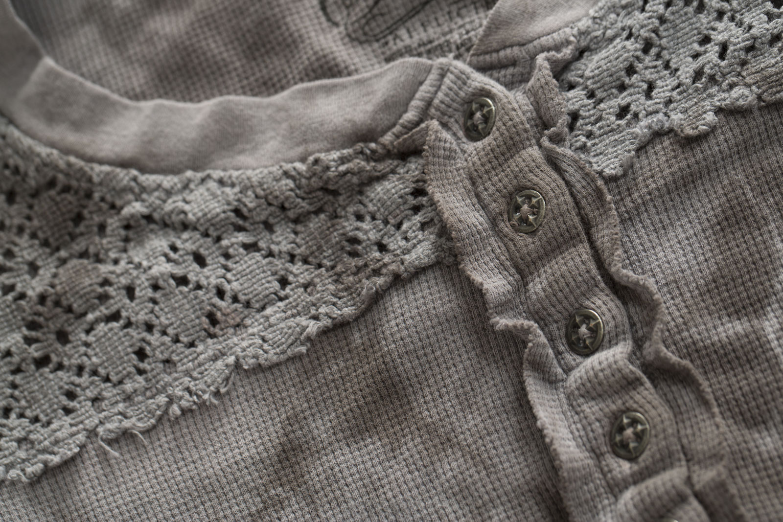 3/4 Sleeve Pullover in Angel Wing main image 0