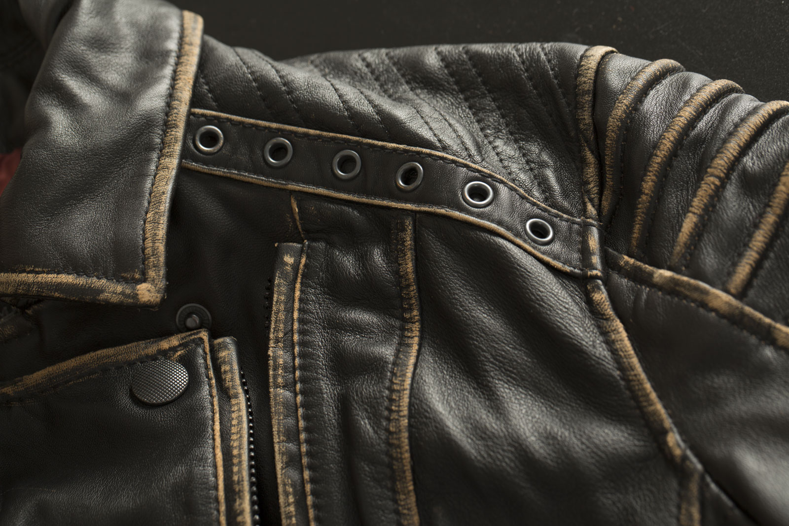 Affliction Jacke True Destiny mit Metallemblem